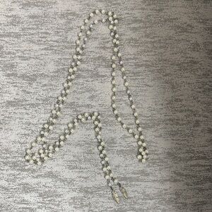 Henri Bendel Elegant Pearl Bead Women’s lariat Necklace pale gold Accents
